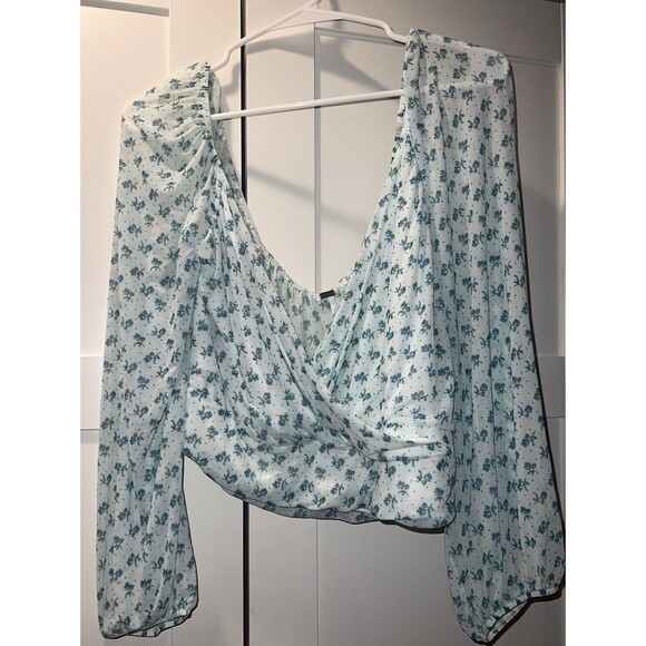 FREE PEOPLE BLOUSE FLORAL  WHITE BLUE  SWEETIE PIE SHEER WRAP TOP V NECK Size L - Picture 1 of 6